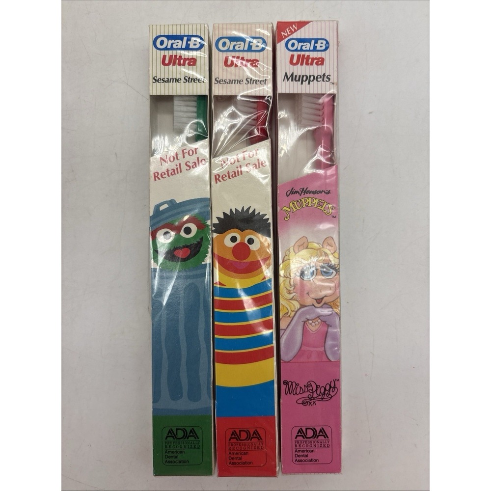 3- VTG Oral-B Ultra Sesame Street Muppets Toothbrush 1988 Oscar Ernie Miss Piggy